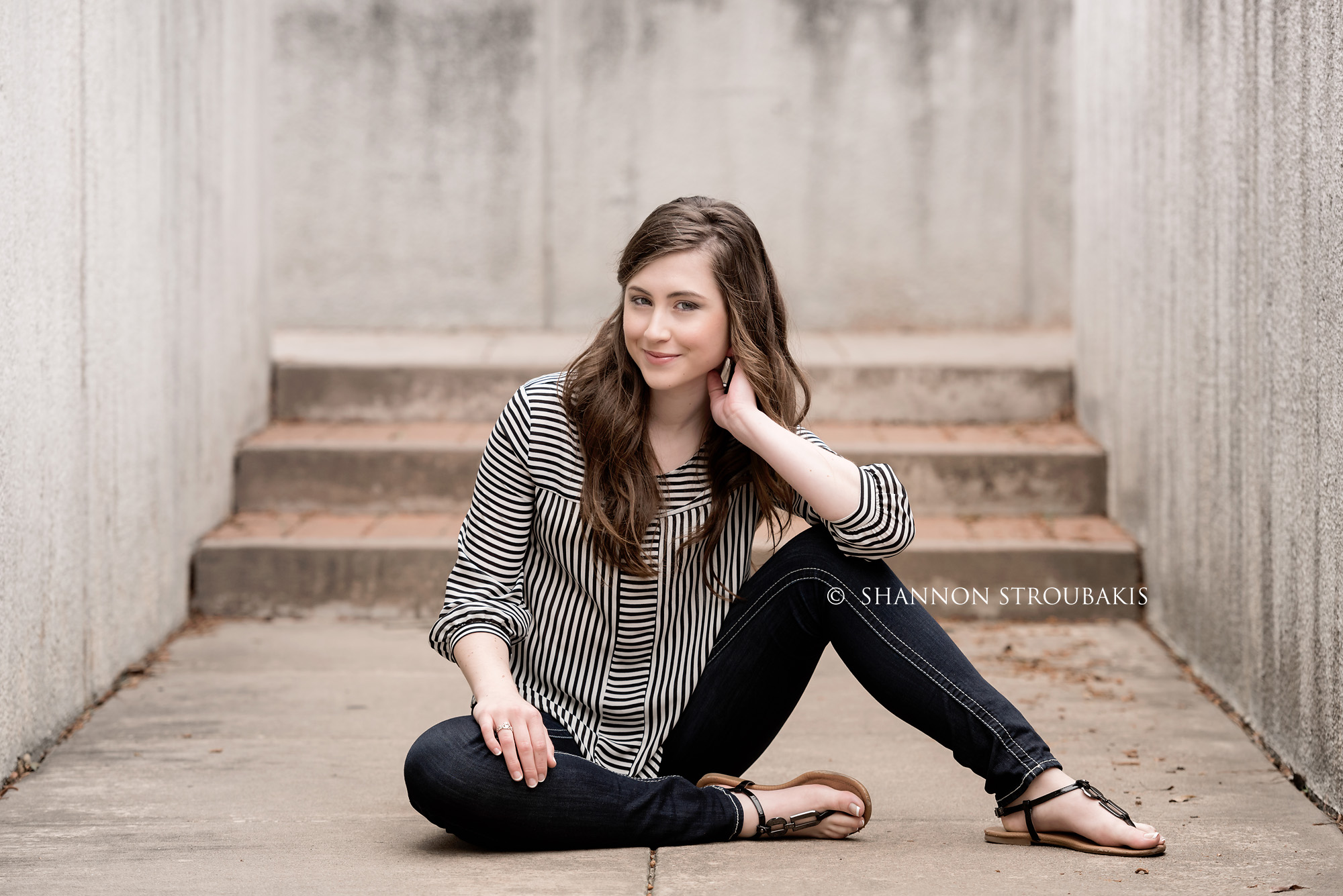 Young model poses in casual hi-res stock photography and images - Page 2 -  Alamy